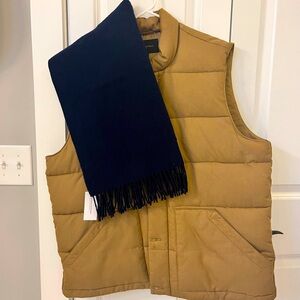 Banana Republic Puffer Vest with coordinating scarf! NWT!